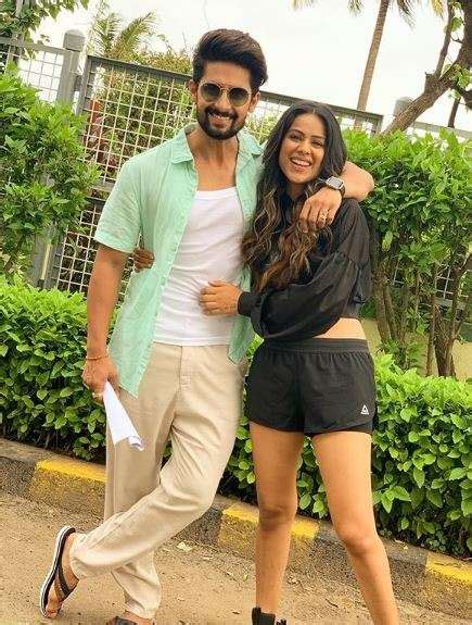 And after unsuccessfully trying hard to get some moments of privacy in their homes, the two will finally head for their honeymoon in the show. Roshni And Siddharth Honeymoon : Jamai Raja In Pics Sid ...