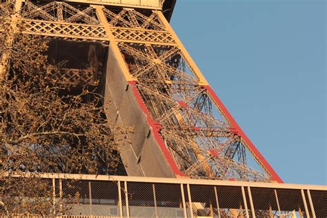 Eiffel Tower Paint Jobs A Colorful History And Its New Shade Eiffel