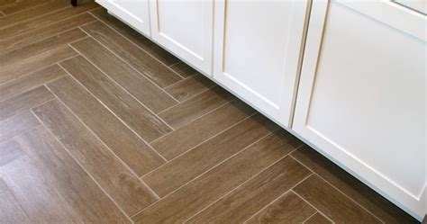 Hardwoods come in a variety of species, colors, widths and textures. Flooring That Looks Like Ceramic Tile - Vintalicious.net