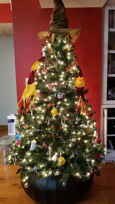 Finally finished my Harry Potter themed Christmas Tree!  r/harrypotter
