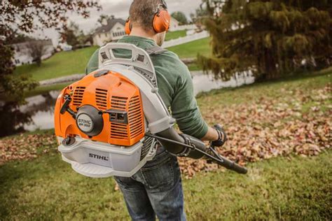 Hold the starter handle and remove the cap from the center of the grip. BR350 Stihl Backpack Blower Review: Specifications, Pricing, And More