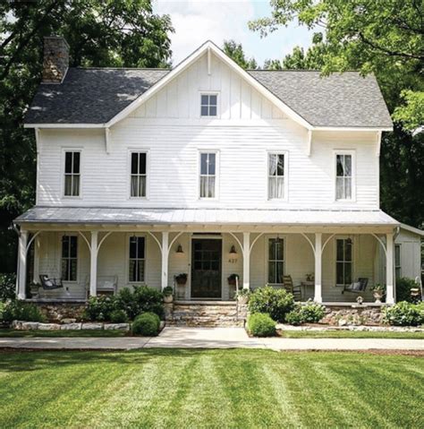 The Best Classic White Farmhouse Inspiration Home Farmhouse