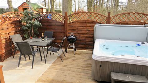 Our most popular locations for hot tub holidays are cornwall (1,408 hot tubs properties) devon (1,491 hot tub properties) and cumbria (877 hot tub properties). Log Cabins With Hot Tubs In North Wales | Llannerch ...