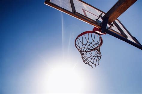 青空のバスケットボールフープ 写真素材 無料ダウンロード