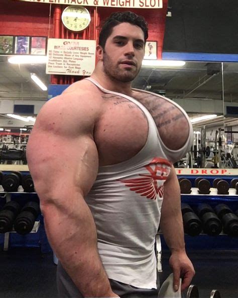 Bodybuilder Huge Pecs