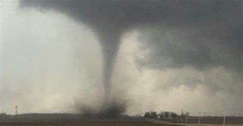 Deadly Tornadoes Rip Through Midwest Huffpost