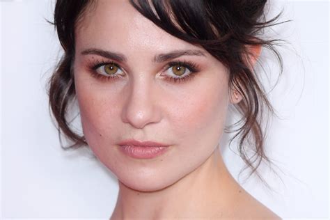 Tuppence Middleton Goes From ‘tvs Naughtiest Woman To Downton Abbey