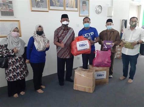 Golongan pokok ini mencakup industri bulu binatang (pakaian dari bulu binatang dan kulit yang berbulu). UCYP SQUAD: CAKNA SITUASI, AGIH SUMBANGAN UNTUK KOMUNITI ...