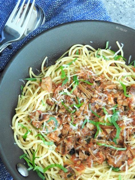 A sprinkling of raw green onions in each bowl makes it even better. Pork ragu - made with leftover roast pork | Leftover pork loin recipes, Leftover pork recipes ...