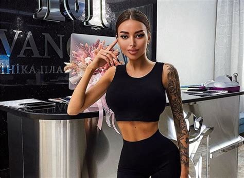 Приємно, що гурт space of variations запропонував зробити таку. O influenceriță din Ucraina face furori pe Instagram după ...