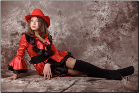 Фото kleofia model Шатенка сапогов шляпы Девушки Ноги 3000x2009