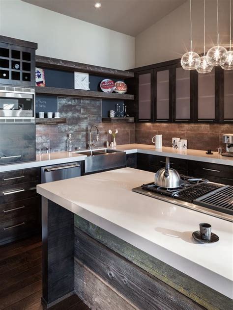 Rustic kitchens often use warm tones and colors that are reminiscent of the earth such as browns, light the pulsar color is another luminous option that combines greys with touches of color ranging. Photo Page | HGTV