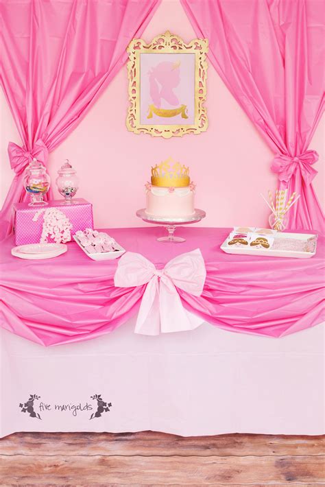 Easy Inexpensive Pink Princess Birthday Party Table Setting