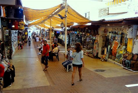 How The Touts At Kusadasi Bazaar In Turkey Will Seduce You Travel And