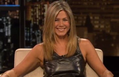 Watch Jennifer Aniston Gets Emotional Over Engagement To Justin
