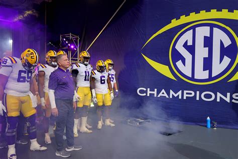 Recruiting Strategies Of Lsu And Ohio State In College Football Bvm Sports