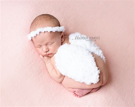Newborn Baby Photographer Montgomery County Pennsylvania Magnolia