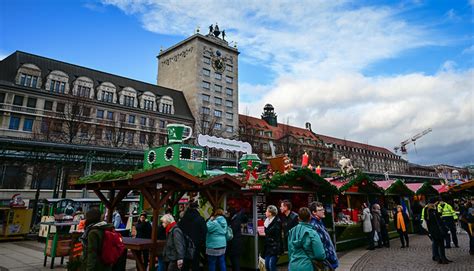 Augustusplatz Weihnachtsmarkt Christmas Market Leipzig Germany A