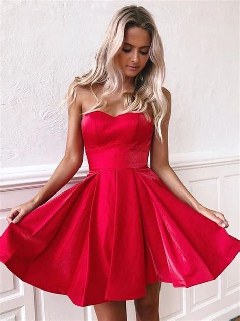 Buy Simple Red Satin Sweetheart Strapless Homecoming Dresses Above Knee Short Prom Dress