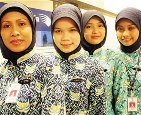 Pramugari cantik malaysia airlines bernama nyuk moi, 29 tahun, kemarin tewas bunuh diri setelah melompat dari gedung apartemen lantai 4 di bukit jalil, ibu kota kuala lumpur, malaysia. Open Minda: Cantiknya Pramugari Air Asia dan MAS Bila ...
