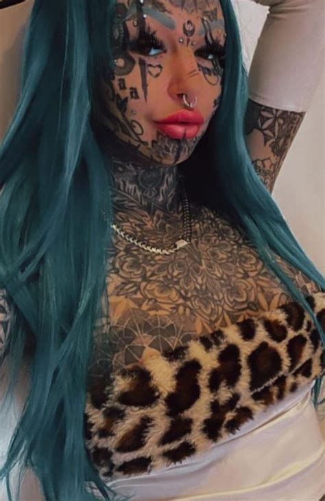 Woman Inspired To Tattoo Her Eyes Like Model Amber Luke Goes Blind Nt