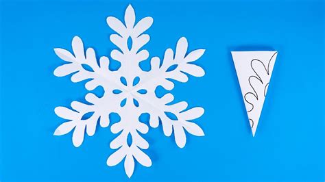 How To Make A Snowflake Out Of Paper Diy Paper Snowflakes Christmas