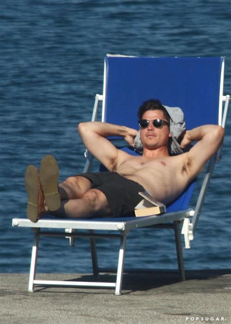 Oh And He Looks Good Shirtless Too Hot Josh Hartnett Pictures Popsugar Celebrity Photo 13
