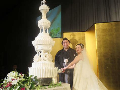 她想為了愛而結婚，而不是為了錢。 msc, trad.她想为了爱而结婚，而不是为了钱。 msc, simp. tā xiǎng wèile ài ér jiéhūn, ér bùshì wèile qián. 竜電が結婚式「三役目標に」高安ら400人超が祝福 - 大相撲 ...