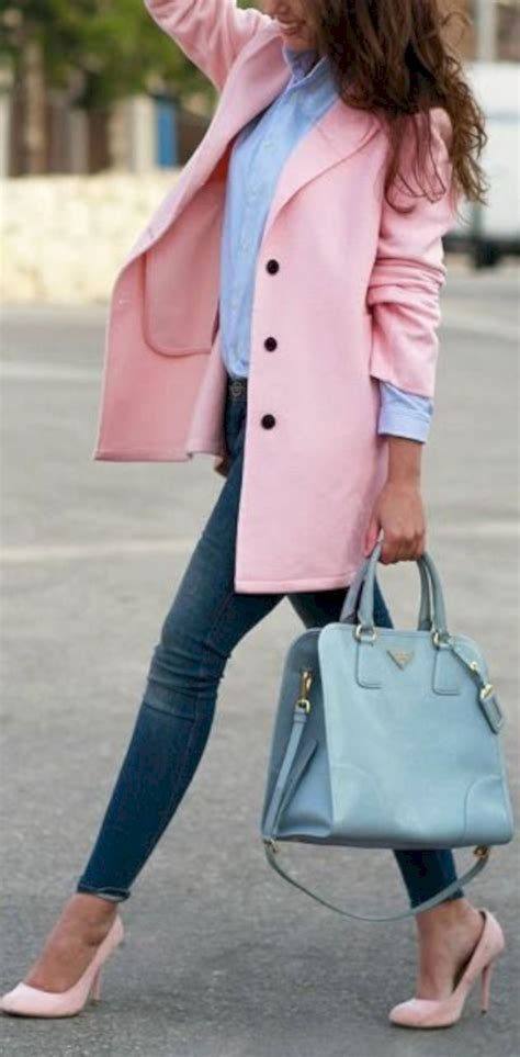 Cool 45 Cute Pink Outfit Ideas For Holiday Fashion Coat Outfits