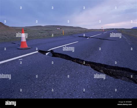 Earthquake Damage Road Hi Res Stock Photography And Images Alamy