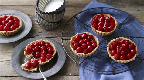 Mary berry's goat's cheese and shallot tarts with walnut pastry. Mary Berry Sweet Pastry Recipe : Mary Berry S Leek And Stilton Tart Recipe You Magazine : Mary ...