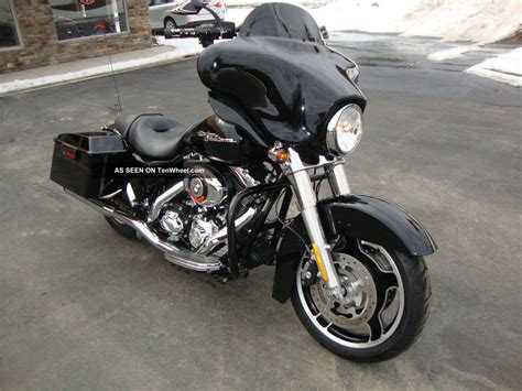 The real reason people buy street glides. 2010 Harley Davidson Flhx Street Glide Light Damage
