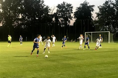Kf stal mielec została wstępnie zgłoszona do udziału w 2 polskiej lidze futsalu w nowym sezonie 2013/14. sparing: Stal Mielec - FK Poprad 1-0
