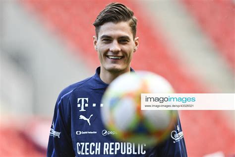 Schick stunner helps czech republic beat scotland. Patrik Schick 2020 : Football Patrik Schick Moves To Bayer ...