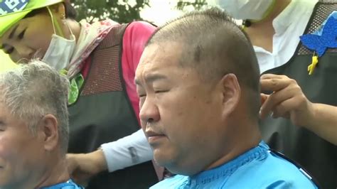 Raw Protesters Shave Heads At Anti Thaad Rally