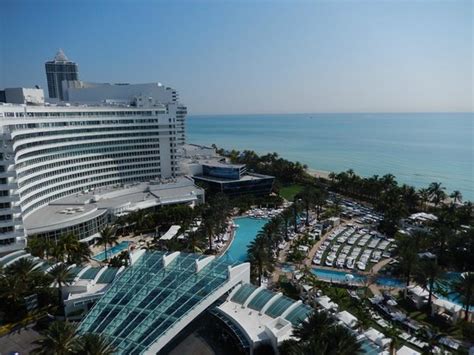The Chateau Building Picture Of Fontainebleau Miami Beach Miami