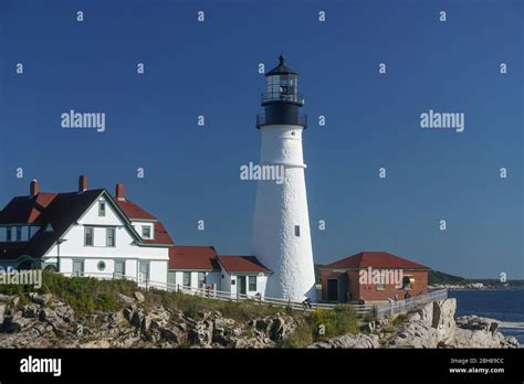 Cape Elizabeth Maine Usa Tourists Visit The Portland Head Light