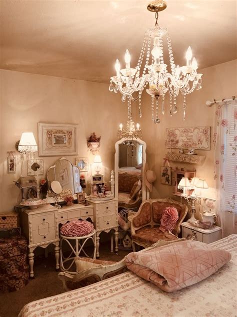 Shabby Chic Bedroom Ideas To Resurrect Vintage Style