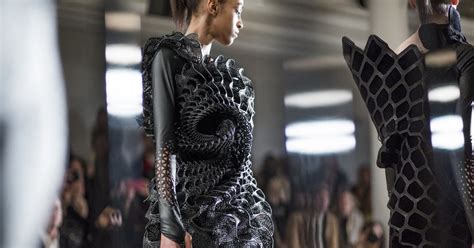 The Shattering Truth Of 3d Printed Clothing Wired