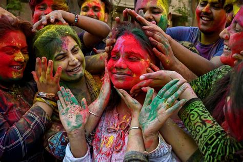 La India Celebra Holi El Festival De Los Colores