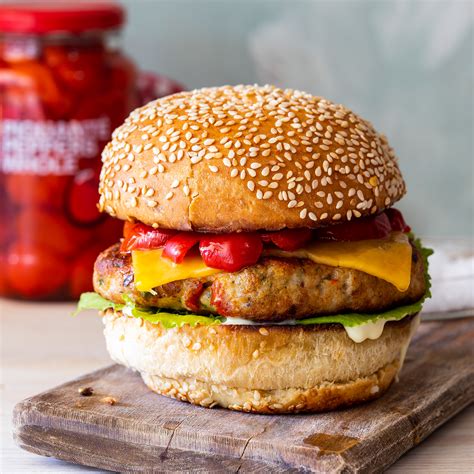 Atkins welcomes you to try our delicious spicy thai chicken burgers recipe for a low carb lifestyle. Easy spicy chicken burgers - Simply Delicious