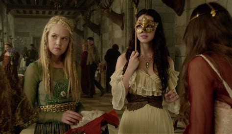 Lady Aylee And Mary Stuart Reign Hearts And Minds Season 1 Episode 4 Reign Fashion Reign