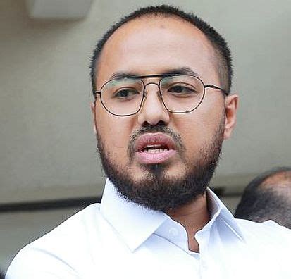 Pkr perak chief farhash wafa salvador rizal mubarak (centre) is pictured leaving the dang wangi police station in kuala lumpur july 23, 2019. Perak PKR Chief: Ahmad Faizal's Betrayal Expected — The ...