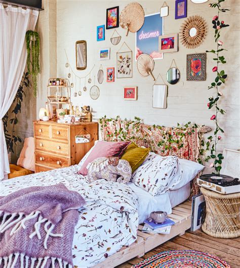 Botanical Watch How To Transform Your Room Under £250330€ Urban Outfitters Blog Urban