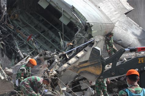 Check spelling or type a new query. Evakuasi Pesawat Hercules TNI AU, 141 Orang Tewas | Dream ...