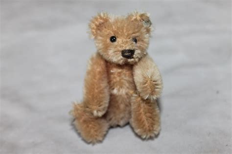 Mohair for teddy bear, sawdust for teddy bear, rubber pellets, metall pellets for teddy, glass eyes for teddy bear, joints for teddy bear. Steiff Miniature Mohair Teddy Bear with Button
