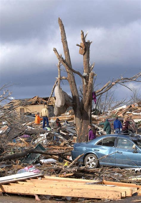 Deadly Tornadoes Roar Across Us Midwest The Globe And Mail