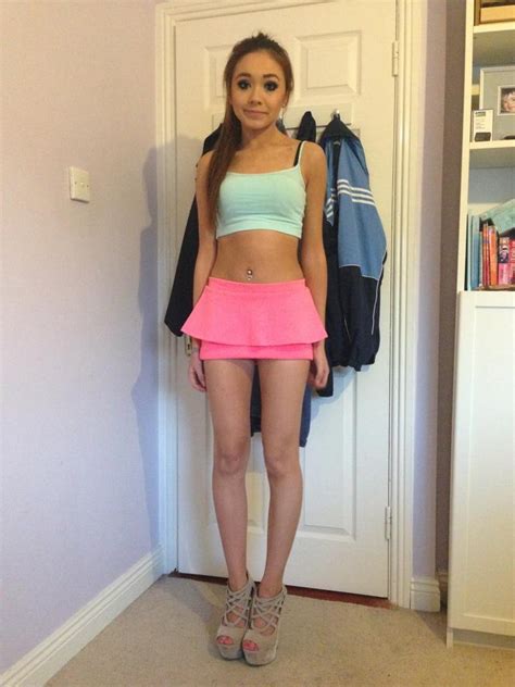 Zierliche Teen mit Minititten Mina K aufgerissen über App von Conny Dachs Telegraph