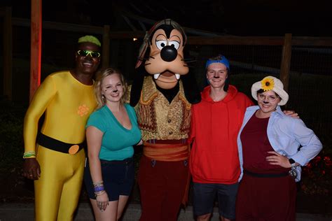 A Goofy Movie Costume Idea Powerline Roxanne Max Goof And Stacey Disney World Mickey S