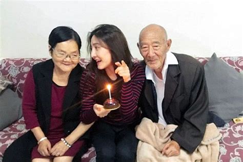 Woman Fulfills Sick Grandfathers Wish In The Most Precious Way Viralnova